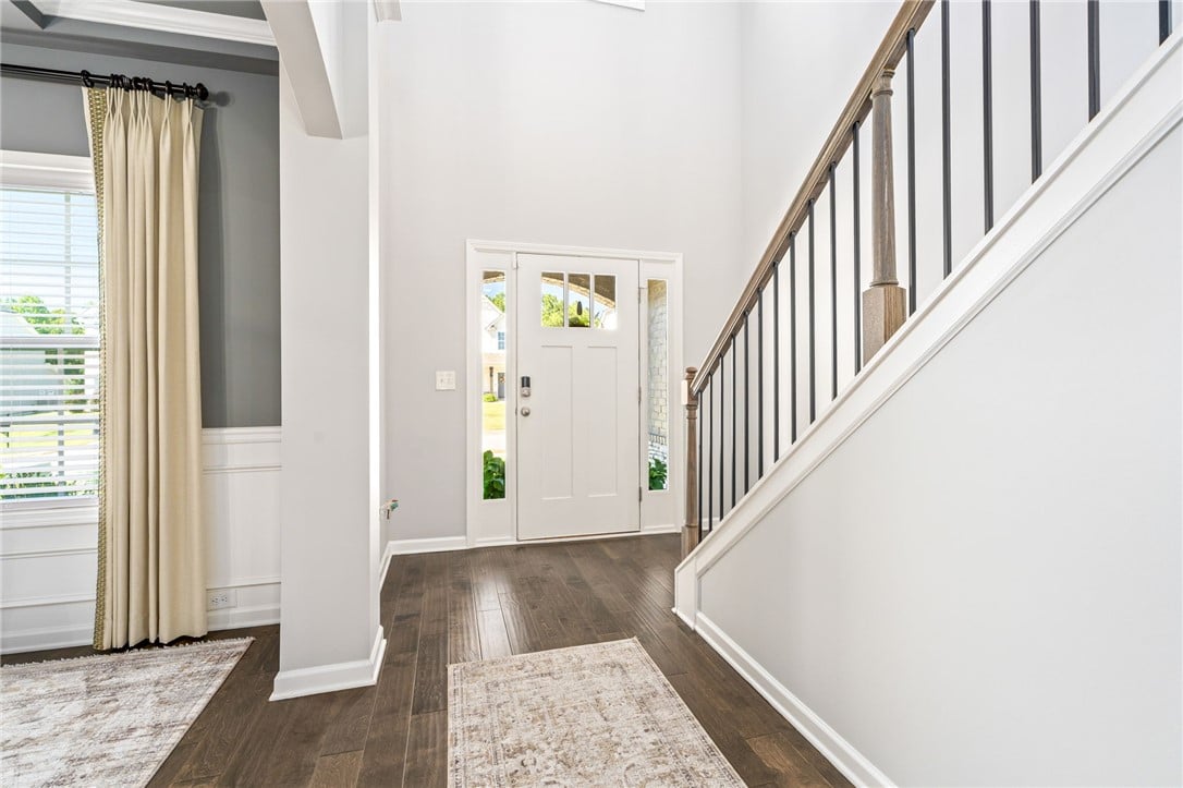 815 Wyndham Vlg Ct, Opelika, AL 36804, High ceilings and rich hardwood flooring welcome v
