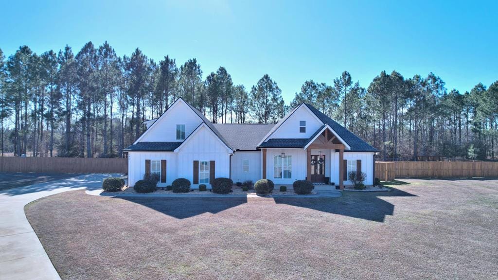 142 Depot Ct, Leesburg, GA 31763