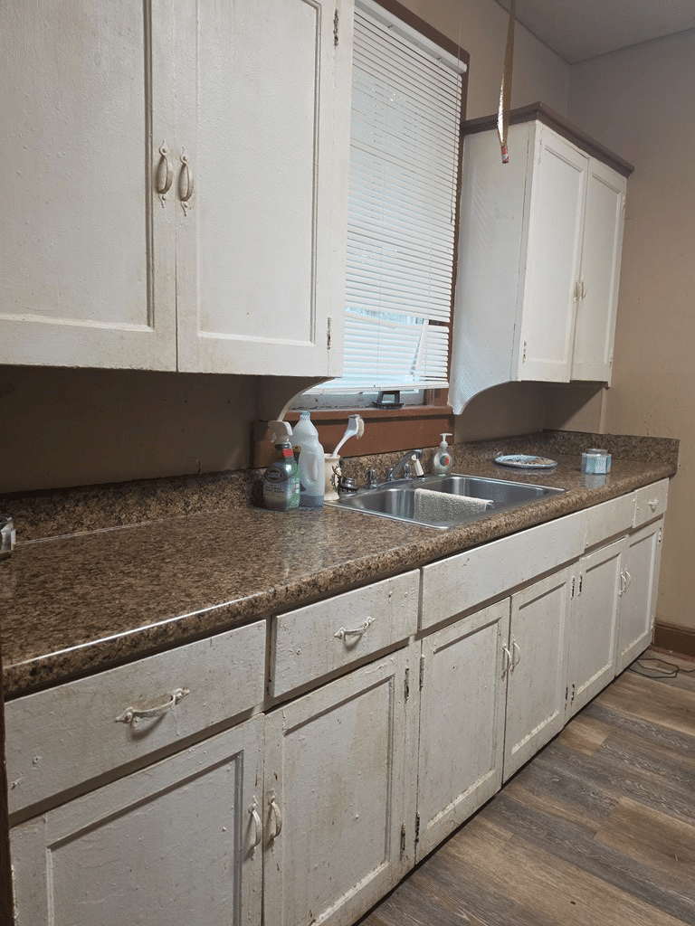 715 W 1st Ave, Albany, GA 31701