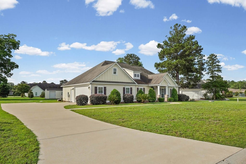 128 Thistledown Dr, Leesburg, GA 31763