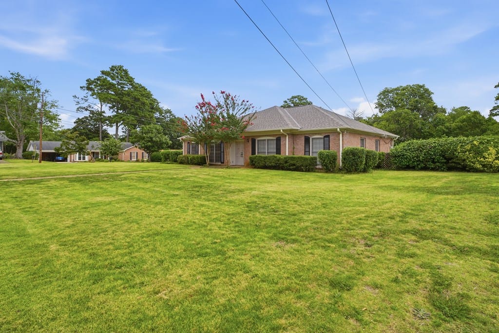 5966 Sherborne Dr, Columbus, GA 31909