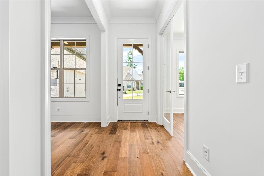 600 Overbrook Ln, Auburn, AL 36830, Welcome to 600 Overbrook Lane! The foyer is flanke