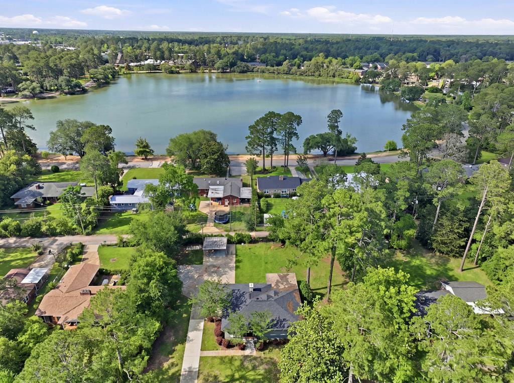 1009 Summit Dr, Albany, GA 31707