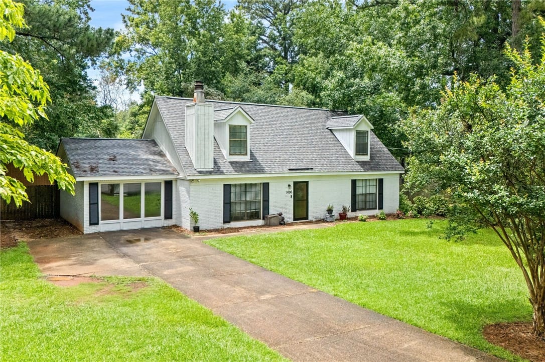 1606 Belle Circle, Opelika, AL, 36801