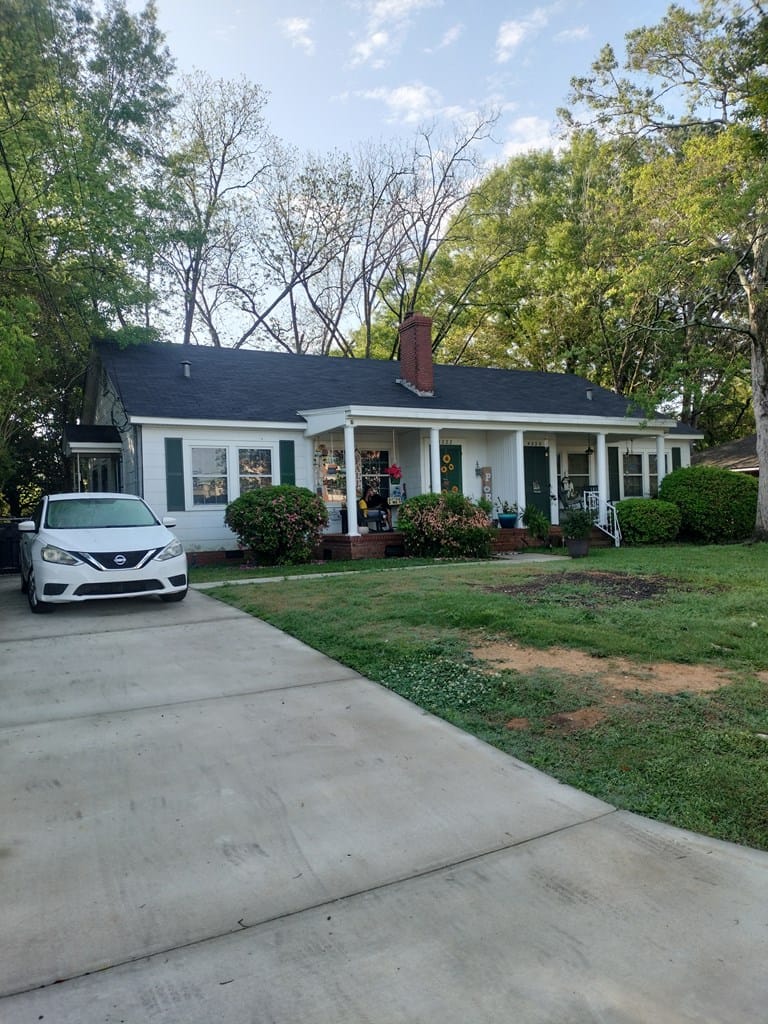 4220 St Francis Ave, Columbus, GA 31904, USA, Two dedicated driveways