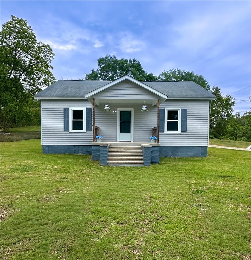 209 Combs Street, Valley, AL, 36854 — Photo 1