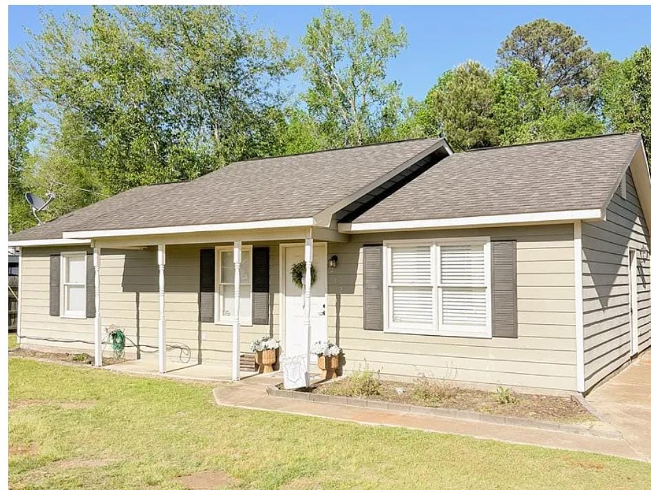 262 Lee Rd 942, Smiths Station, AL 36877