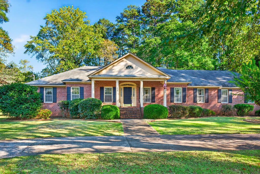 628 Lakewood Dr, LaGrange, GA 30240