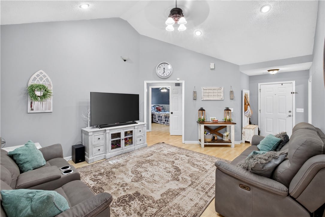 702 Rosalind St, Opelika, AL 36801