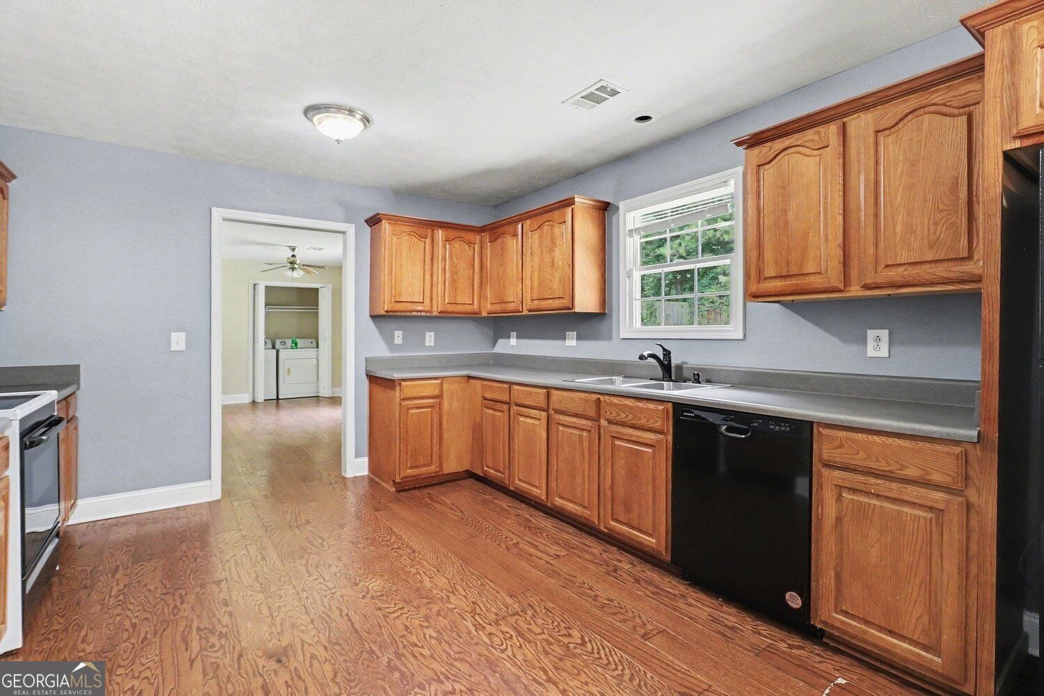 84 Hidden Lakes Ct, Newnan, GA 30263