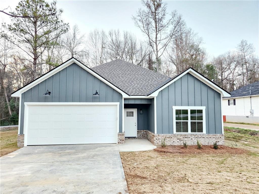 114 Mill Creek Drive, Smiths Station, AL, 36877