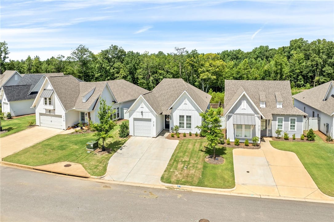 3145 BOTTLE, Auburn, AL, 36830