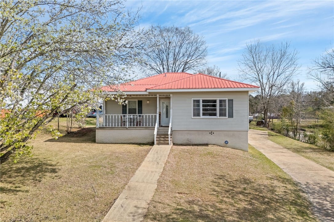 306 East Sears Street, Valley, AL, 36854