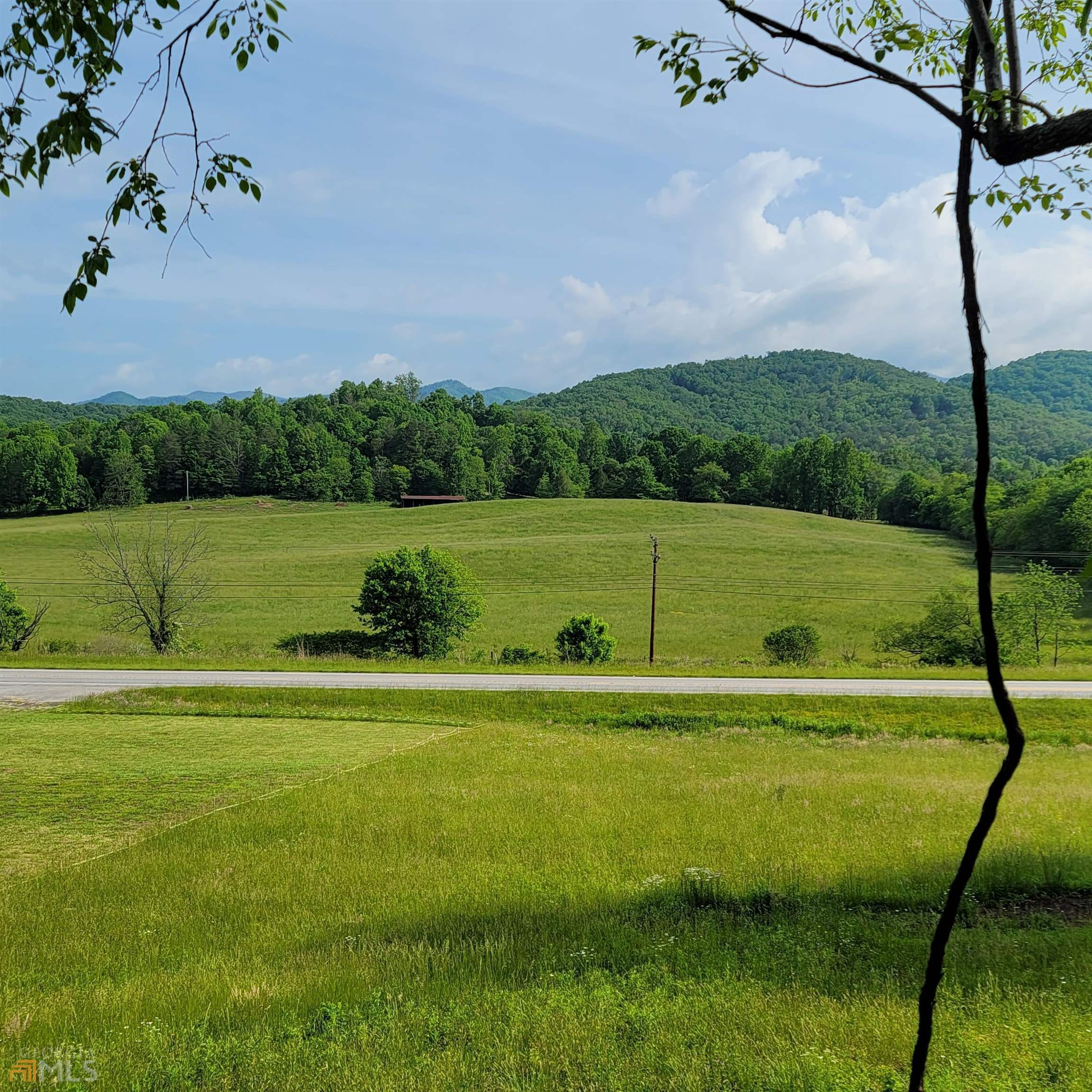 4 Oak Forest Cir, Hayesville, NC 28904