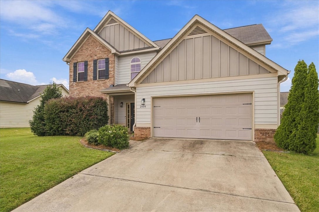 2804 Samantha Ln, Opelika, AL 36804