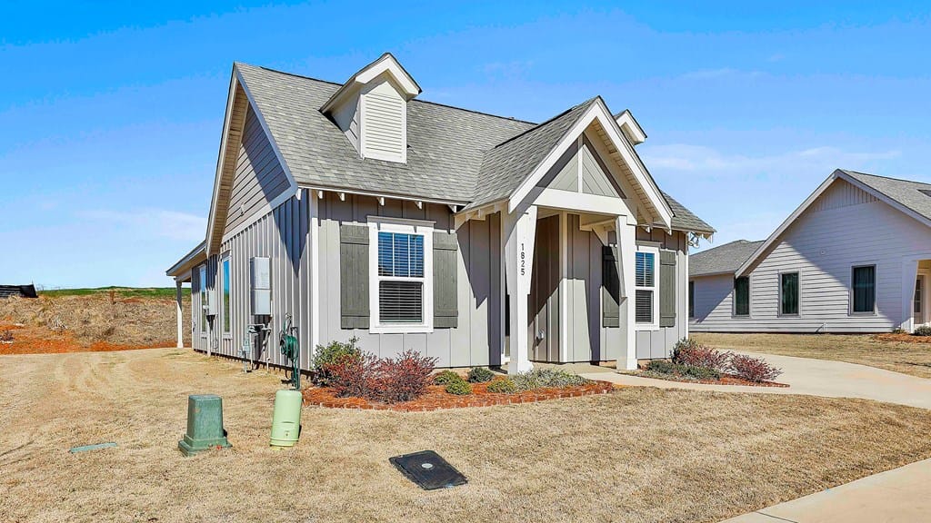 1825 Woodward Oaks Trail, Auburn, AL, 36860 — Photo 2