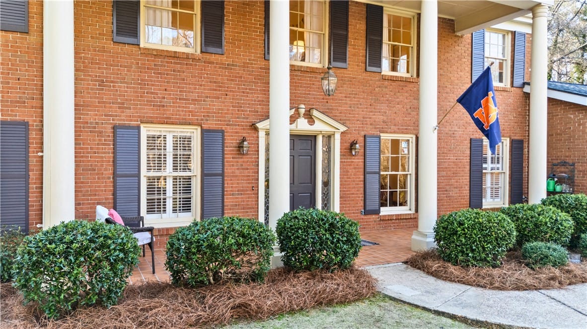 1313 Hickory Ln, Auburn, AL 36830, USA, AUsome front porch