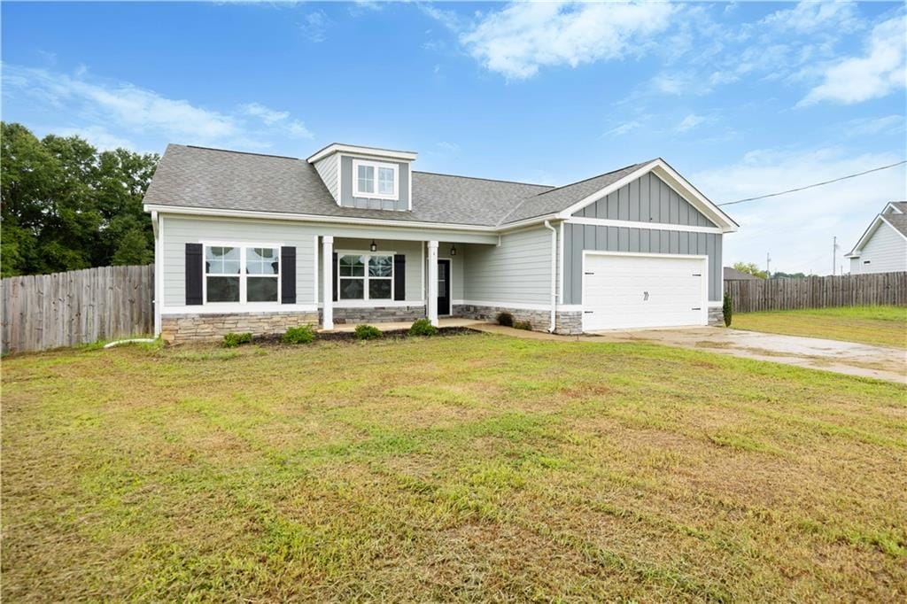 4 Belmont Dr, Fort Mitchell, AL 36856