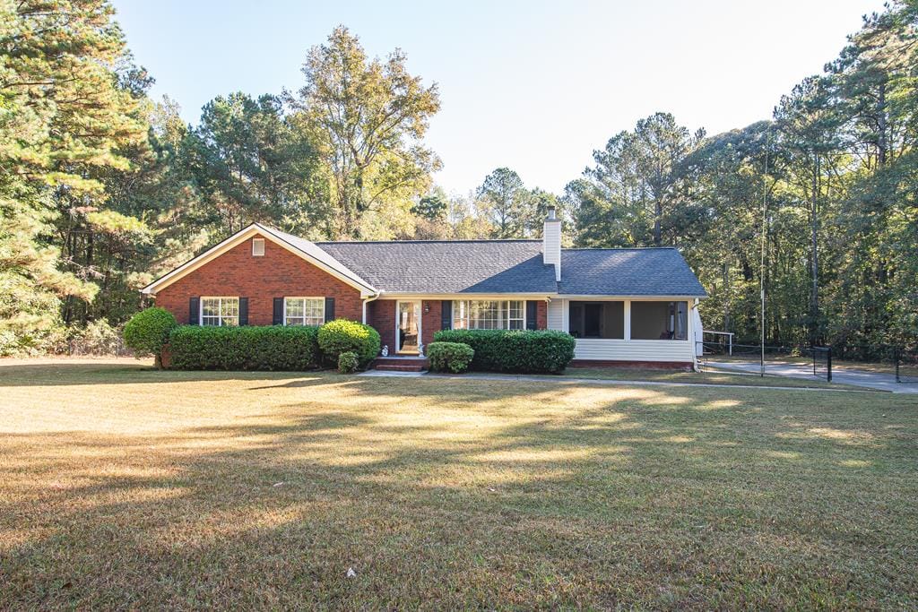 200 Lake Amah Lee Rd, Hampton, GA 30228
