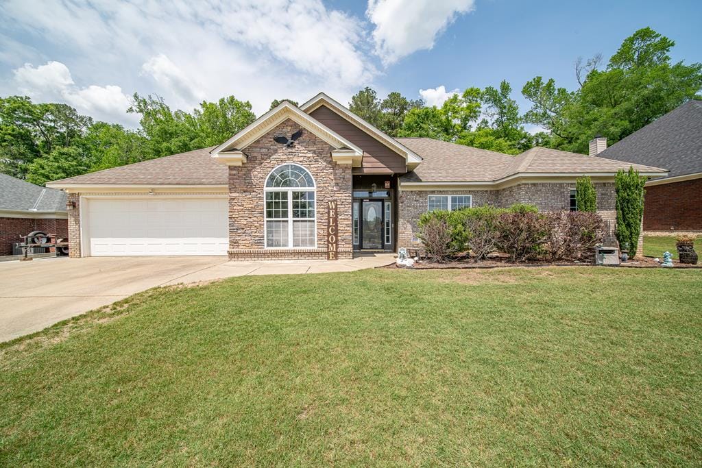 545 Shadow Wood Drive, Smiths Station, AL, 36877