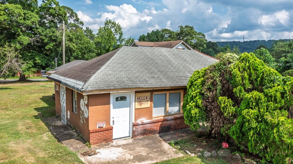 28 Johnson Ave, Manchester, GA 31816