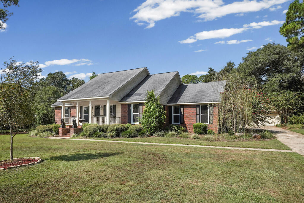 131 Doris Dr, Leesburg, GA 31763