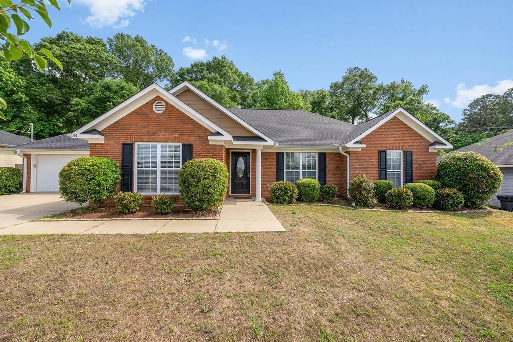 54 Redwood Dr, Phenix City, AL 36869