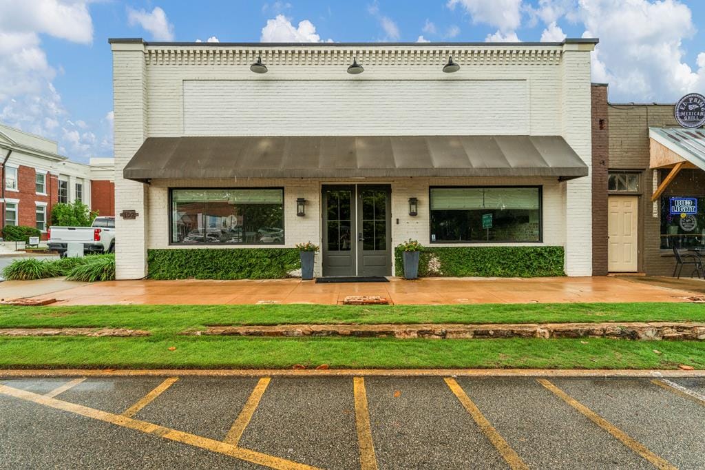 102 N College St, Hamilton, GA 31811