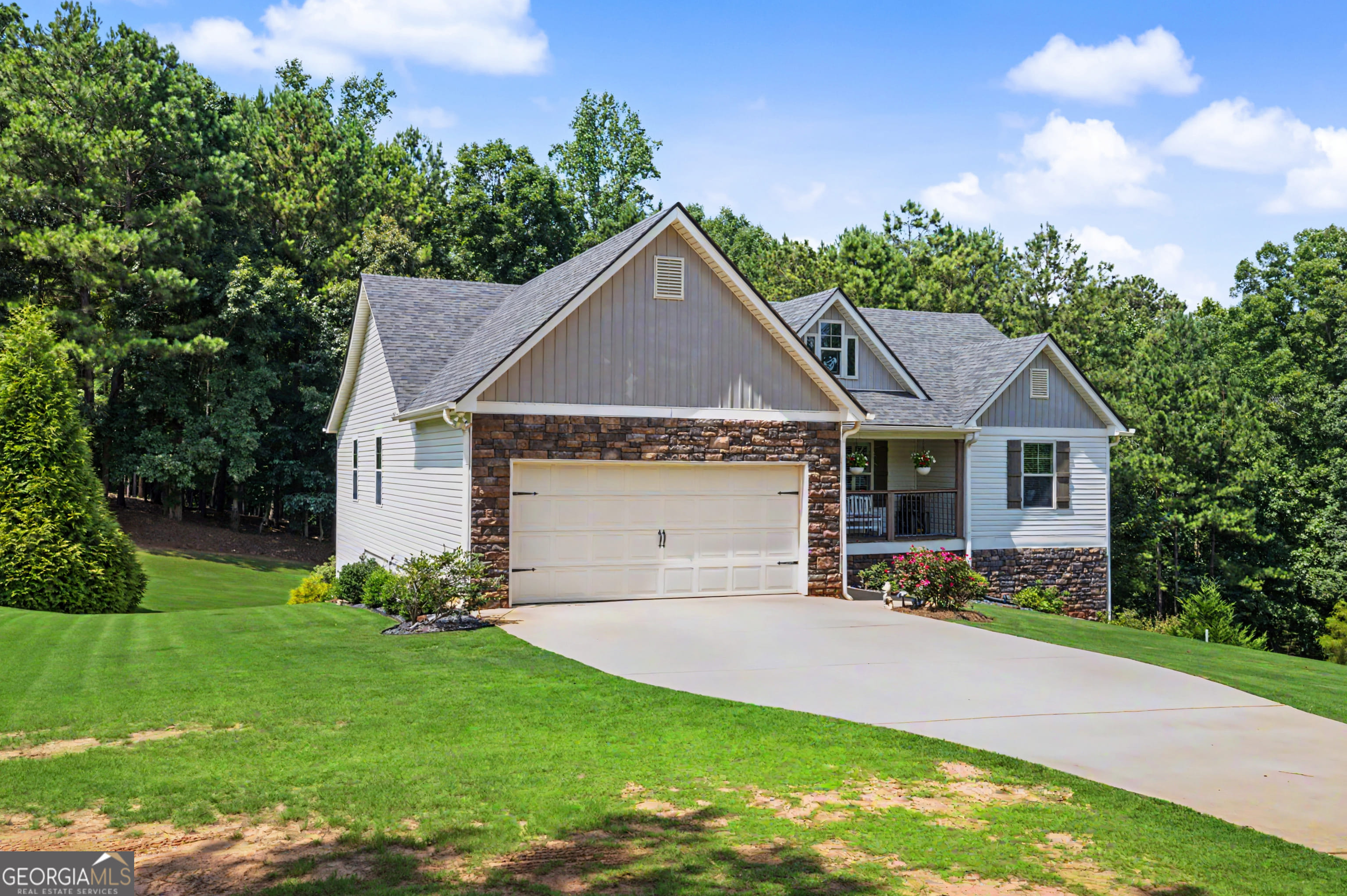 126 Copper Creek Dr, LaGrange, GA 30240