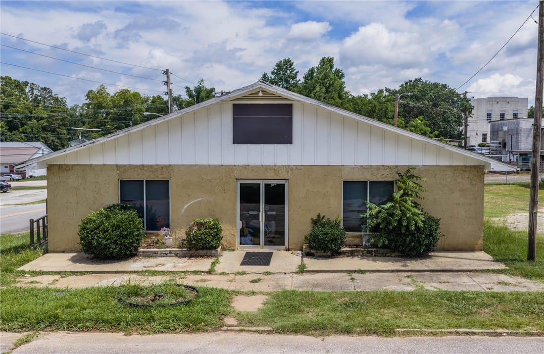 58 1st Street Northwest, La Fayette, AL, 36862