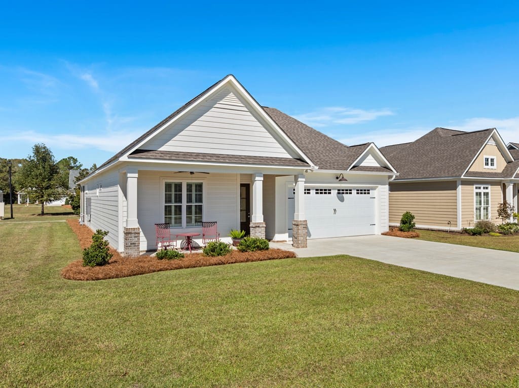 176 Oakside Cir, Leesburg, GA 31763