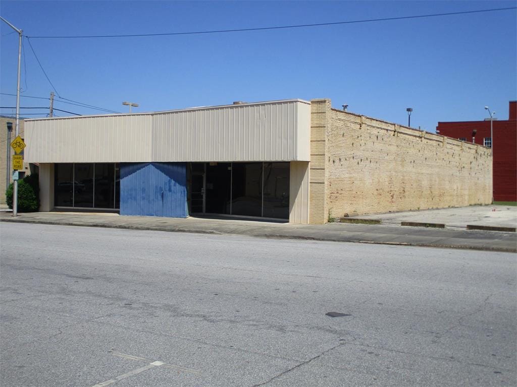 212 N Washington St, Albany, GA 31701