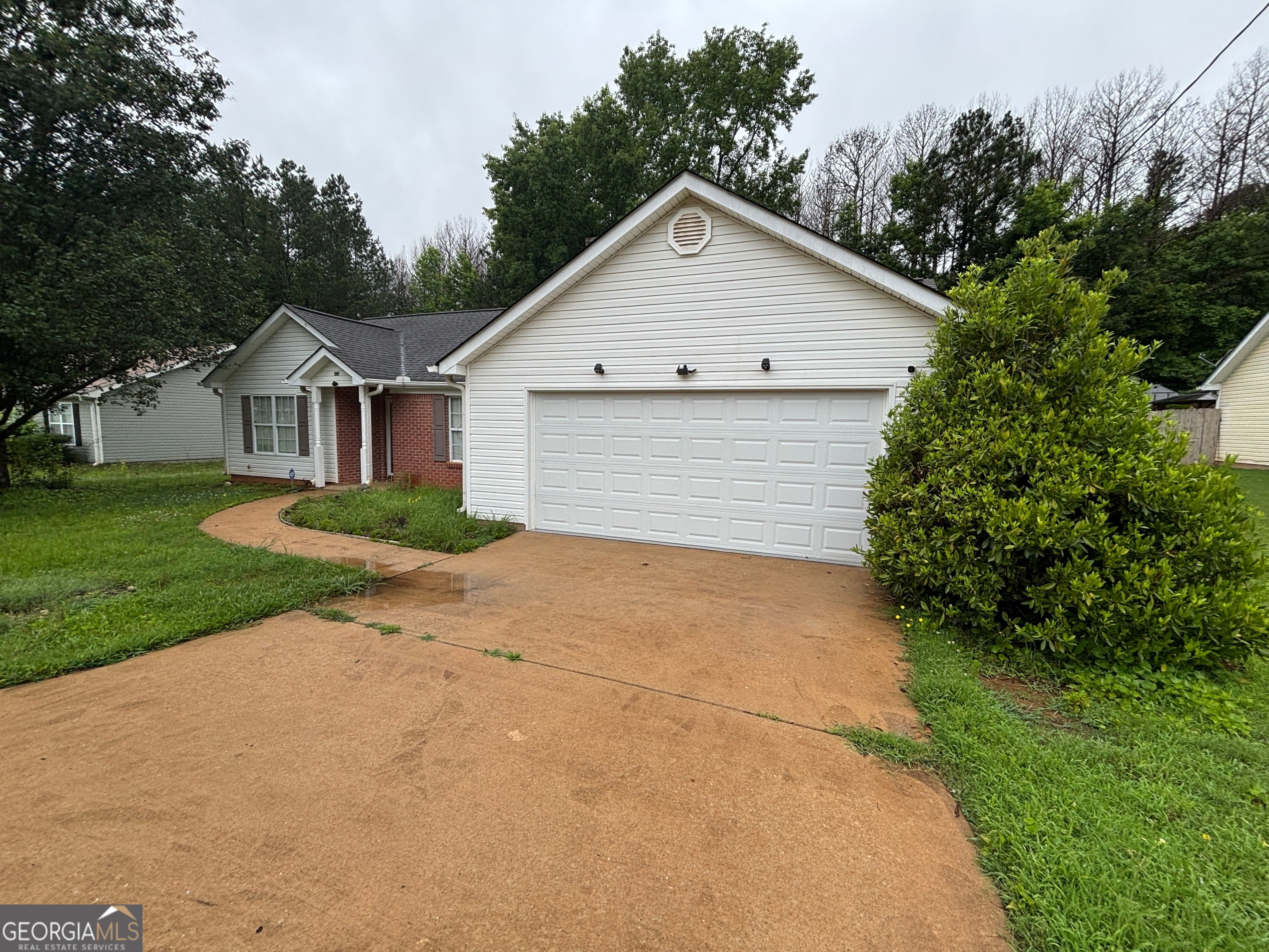 43 Canterbury Dr, Grantville, GA 30220