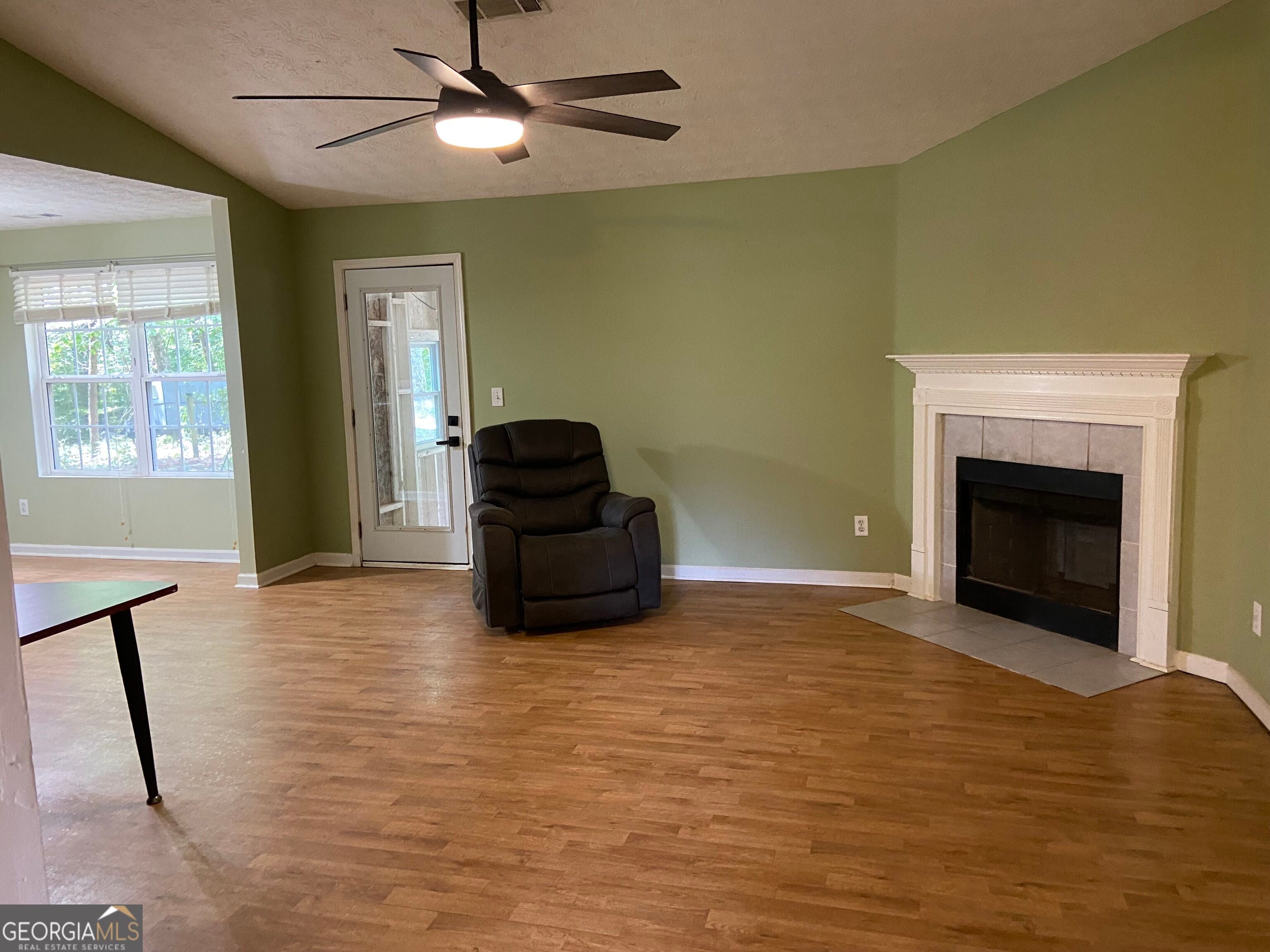 126 Caroline Ct, Gay, GA 30218