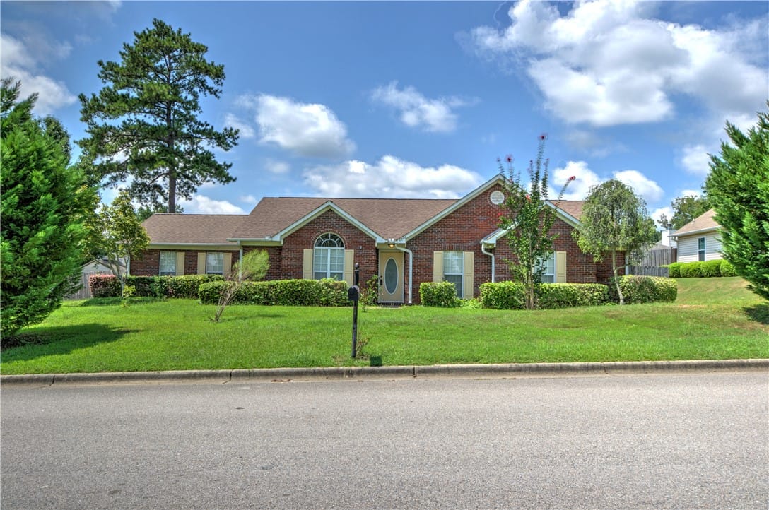 4242 Chestnut Drive, Auburn, AL, 36830