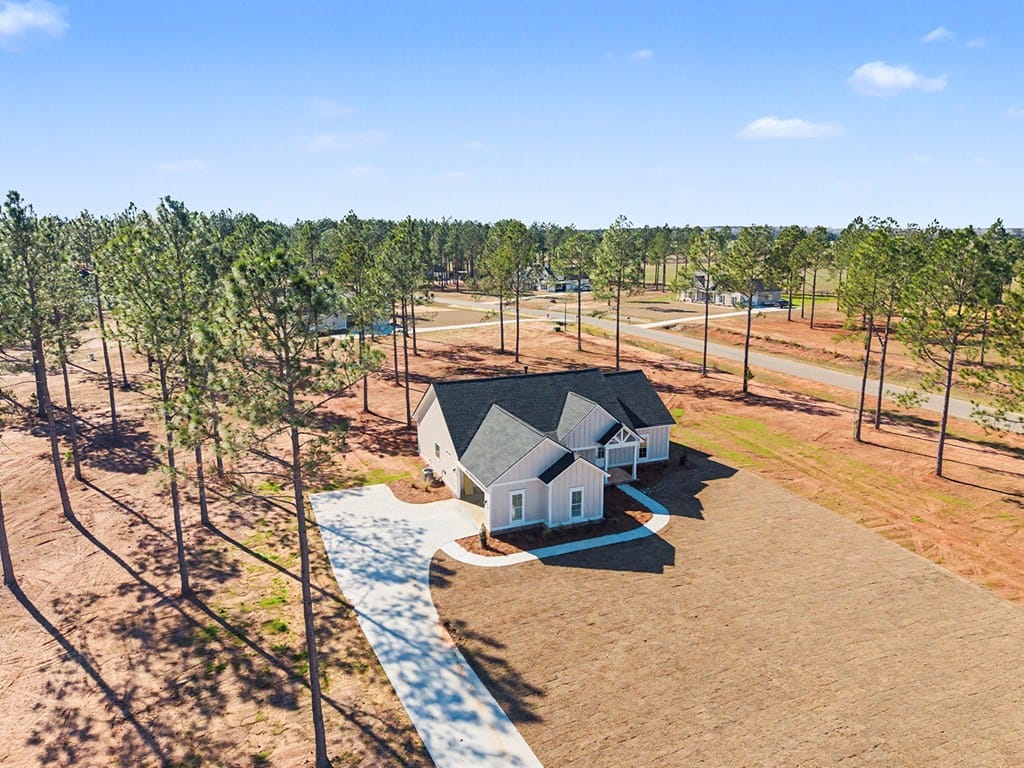 111 Stornoway Dr, Leesburg, GA 31763