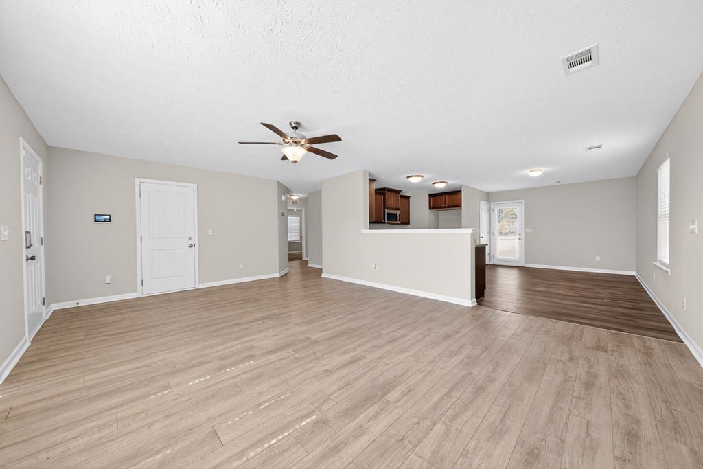 697 Crestline Dr, Columbus, GA 31907