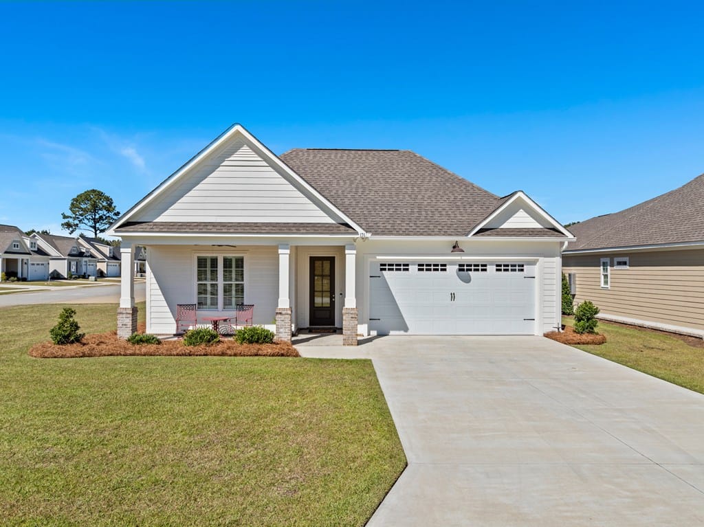 176 Oakside Cir, Leesburg, GA 31763