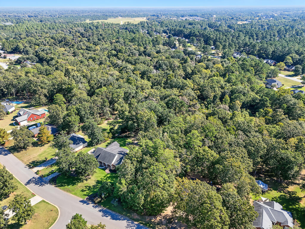 207 Willow Lake Dr, Leesburg, GA 31763