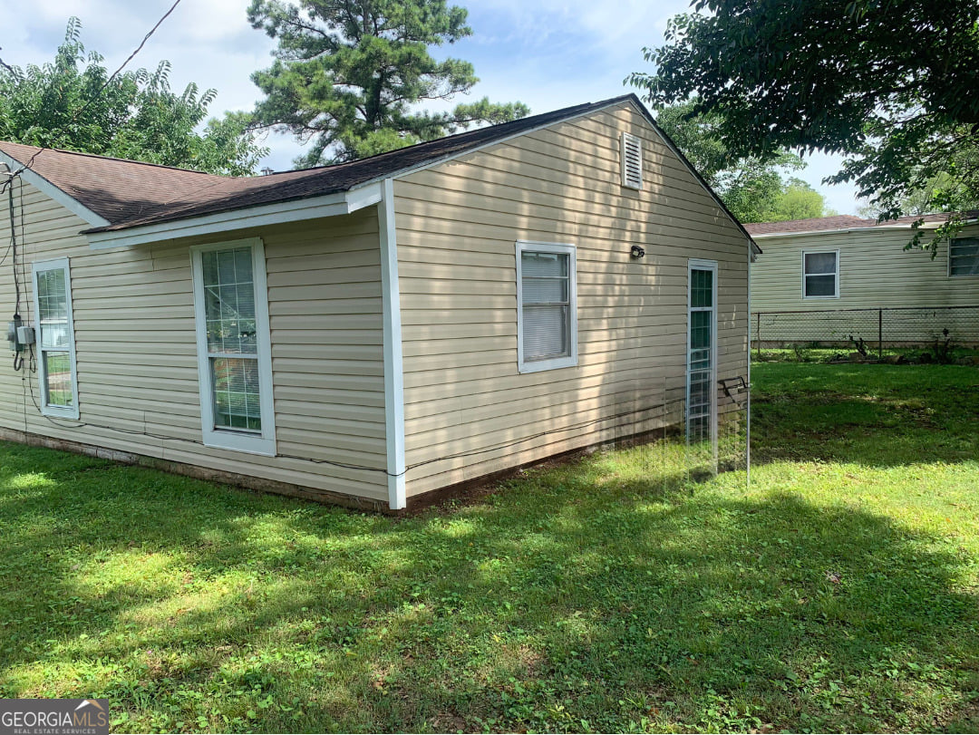 1933 Henry Crumpton Dr, Birmingham, AL 35211