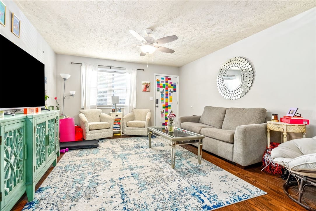 426 N Donahue Dr Apt 13, Auburn, AL 36832, USA — Photo 2