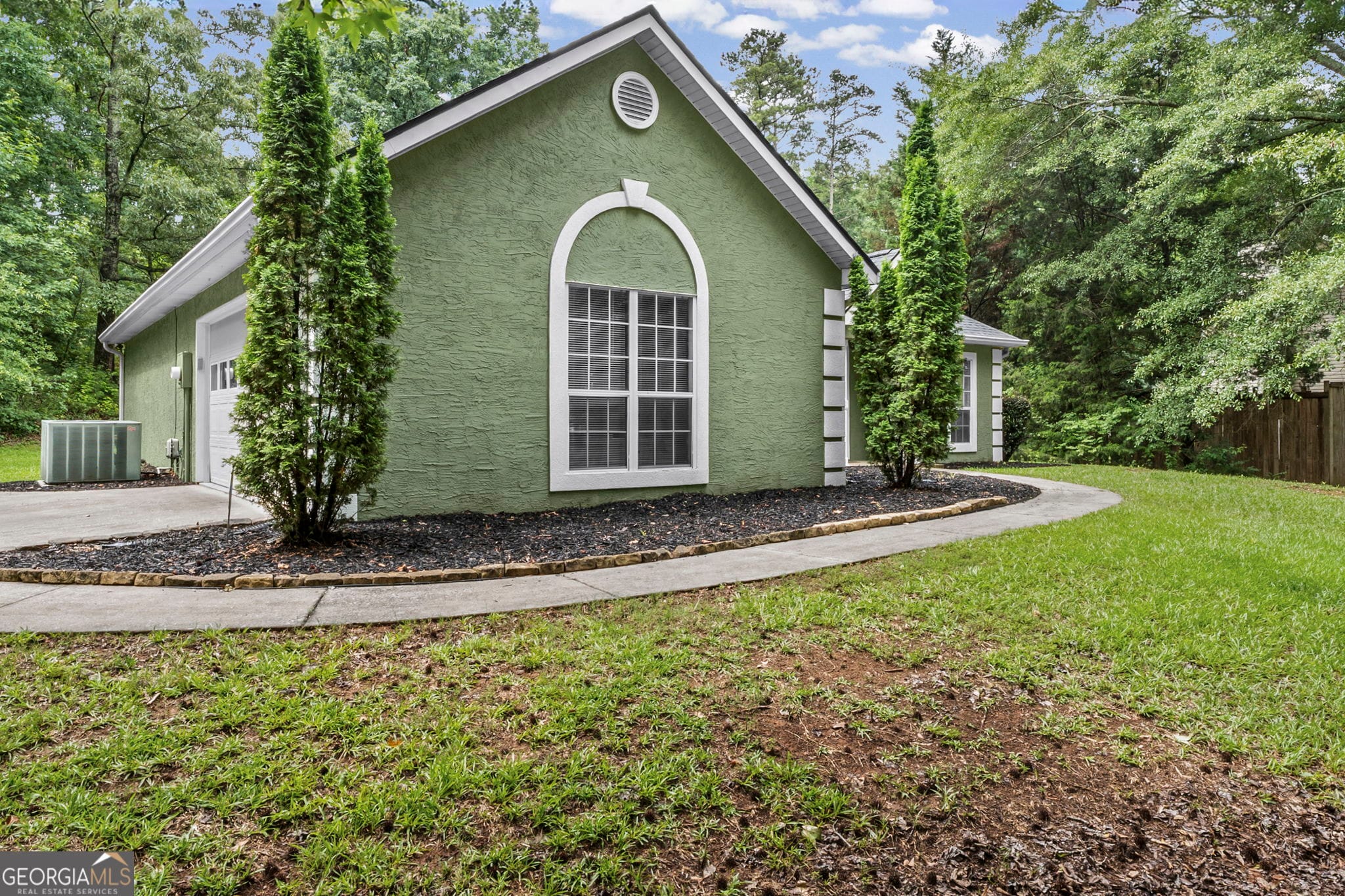 5 Queens Ct, Sharpsburg, GA 30277