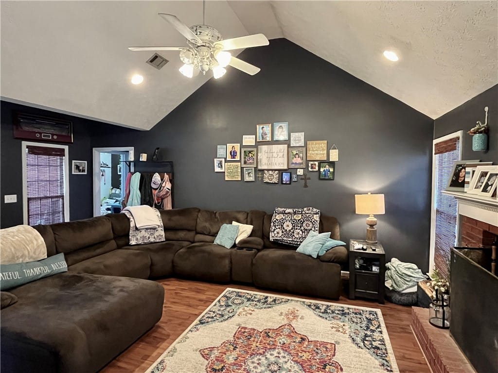 195 WINDSONG, Smiths Station, AL, 36877