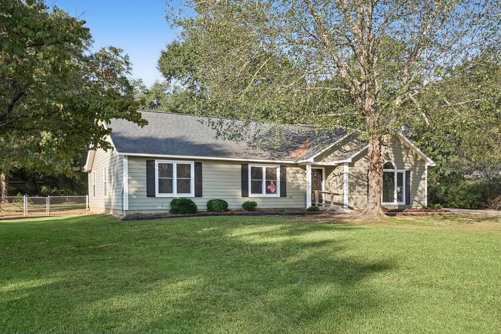 119 Cuaneta Dr, Leesburg, GA 31763