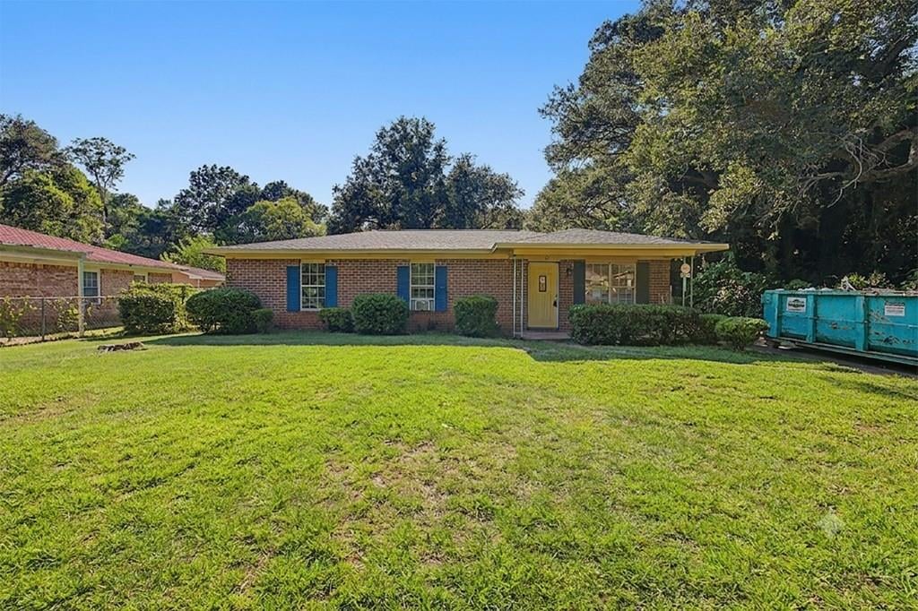 2811 Newcastle Ln, Albany, GA 31701