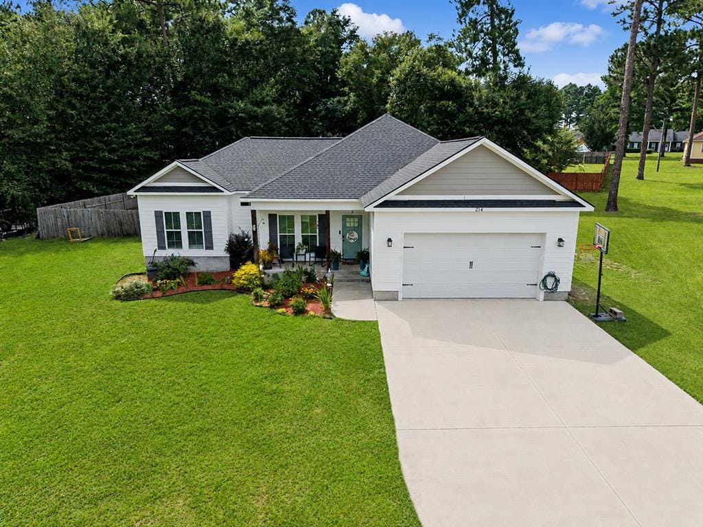 214 Autumn Leaf Dr, Albany, GA 31701