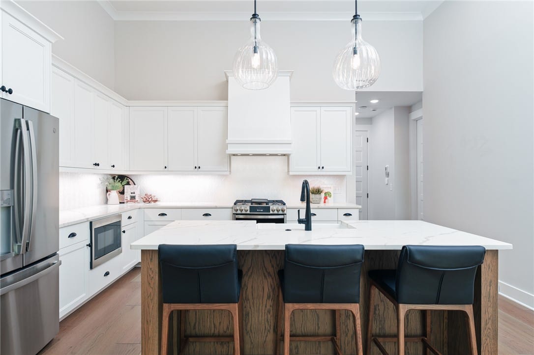 2176 DAWSON CORNER, Auburn, AL, 36832, This bright kitchen features high ceilings, recess