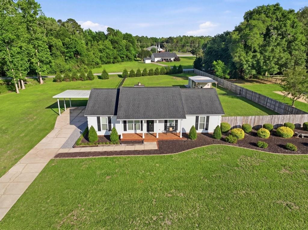 135 Darian Dr, Leesburg, GA 31763