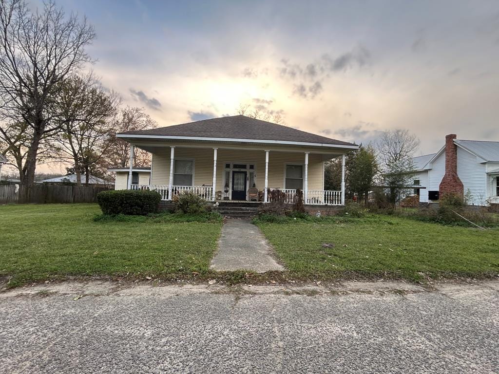 306 Goolsby St, Hurtsboro, AL 36860