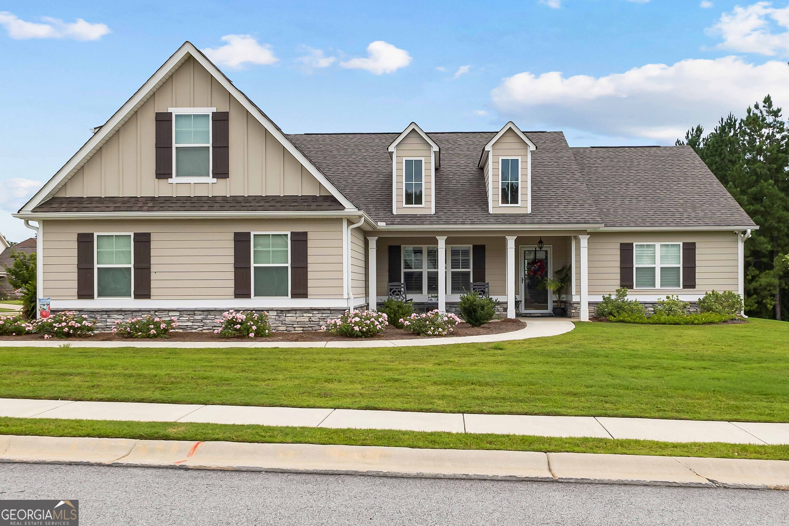 557 Lago Ct, LaGrange, GA 30241
